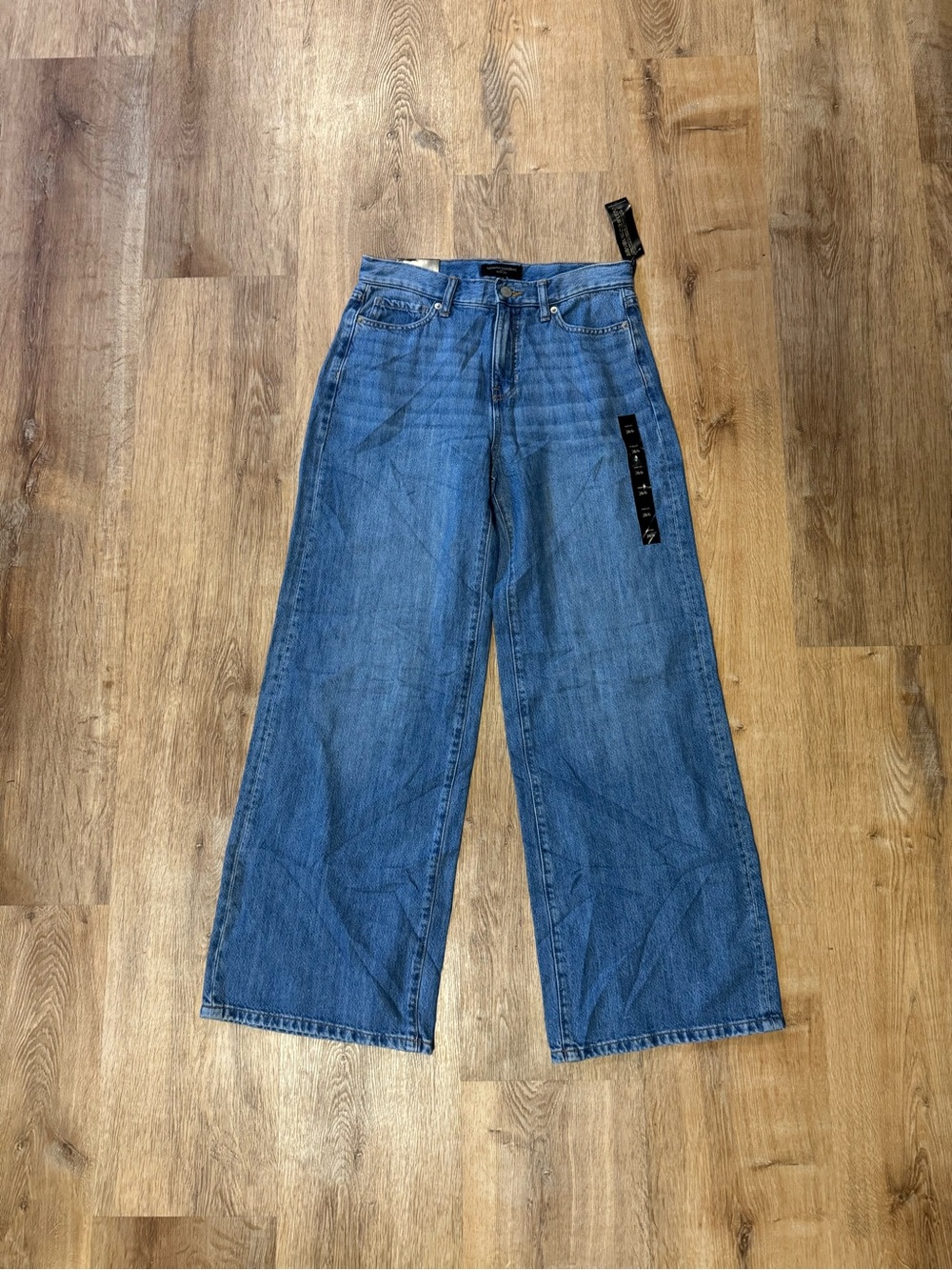 NWT Banana Republic Relaxed Wide-Leg Jeans in Medium Blue
